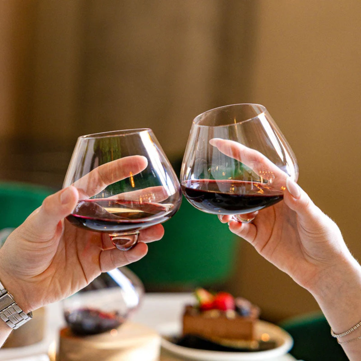 Drehbares Whiskyglas mit Holzsockel – Einzigartiger Tumbler für Spirituosen