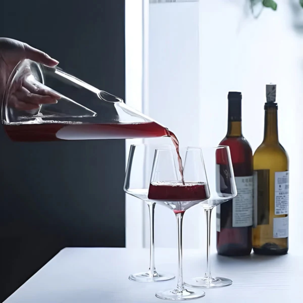 Pyramidenförmiges Wein-Dekanter-Set mit Glas