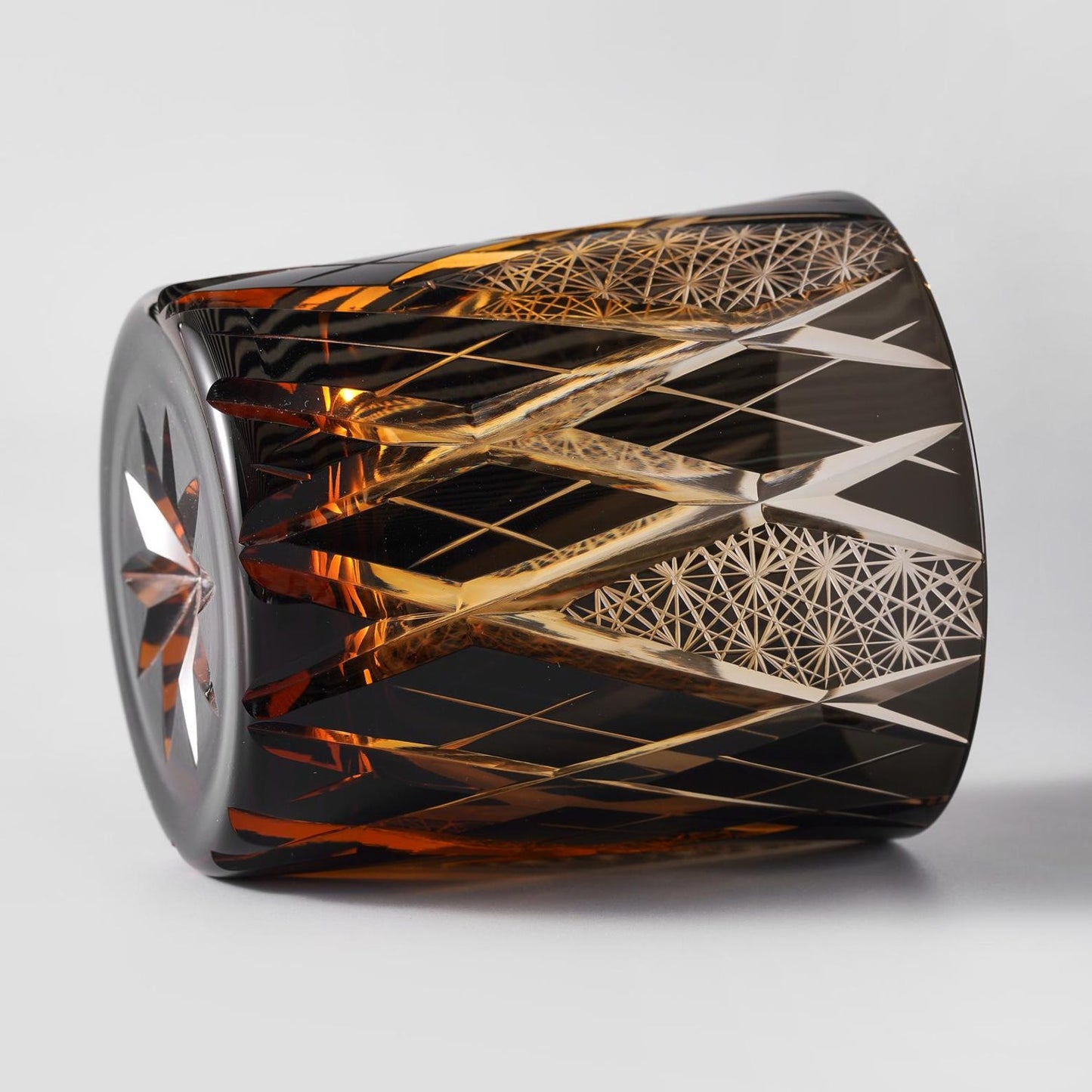 Handgemachtes Bernstein-Schwarz-Whiskyglas