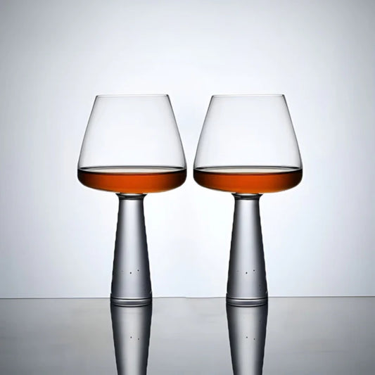 2er Set moderne Weingläser aus Kristallglas – Einzigartiges, sich verjüngendes Design für Rotwein