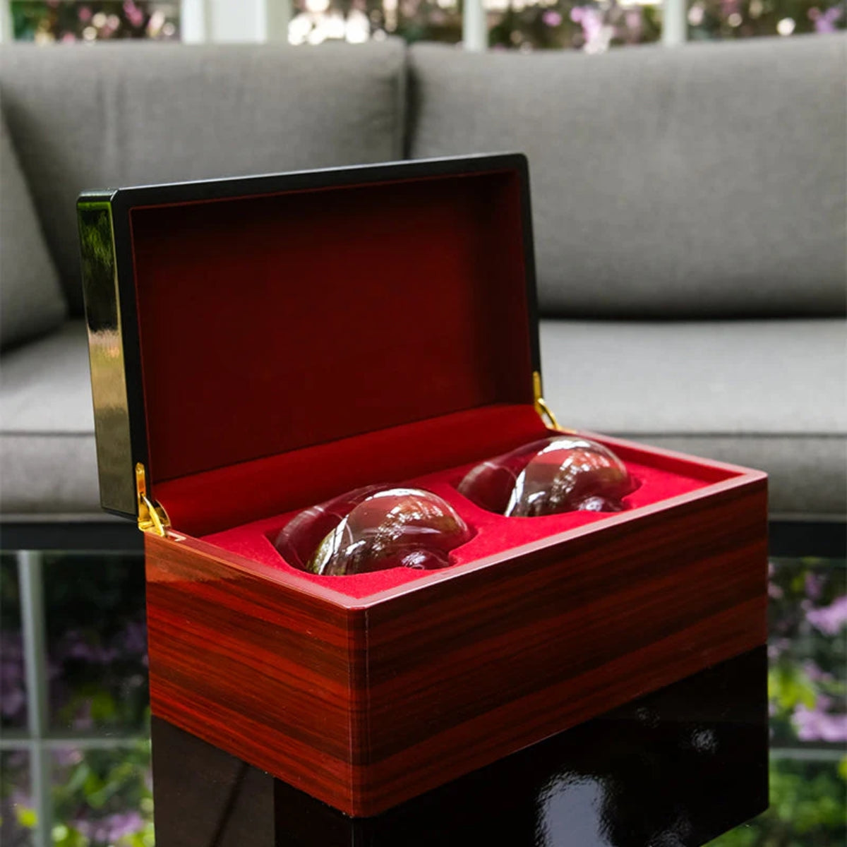 Weinglas-Geschenkset – 2 Schaukelgläser in luxuriöser Holzbox