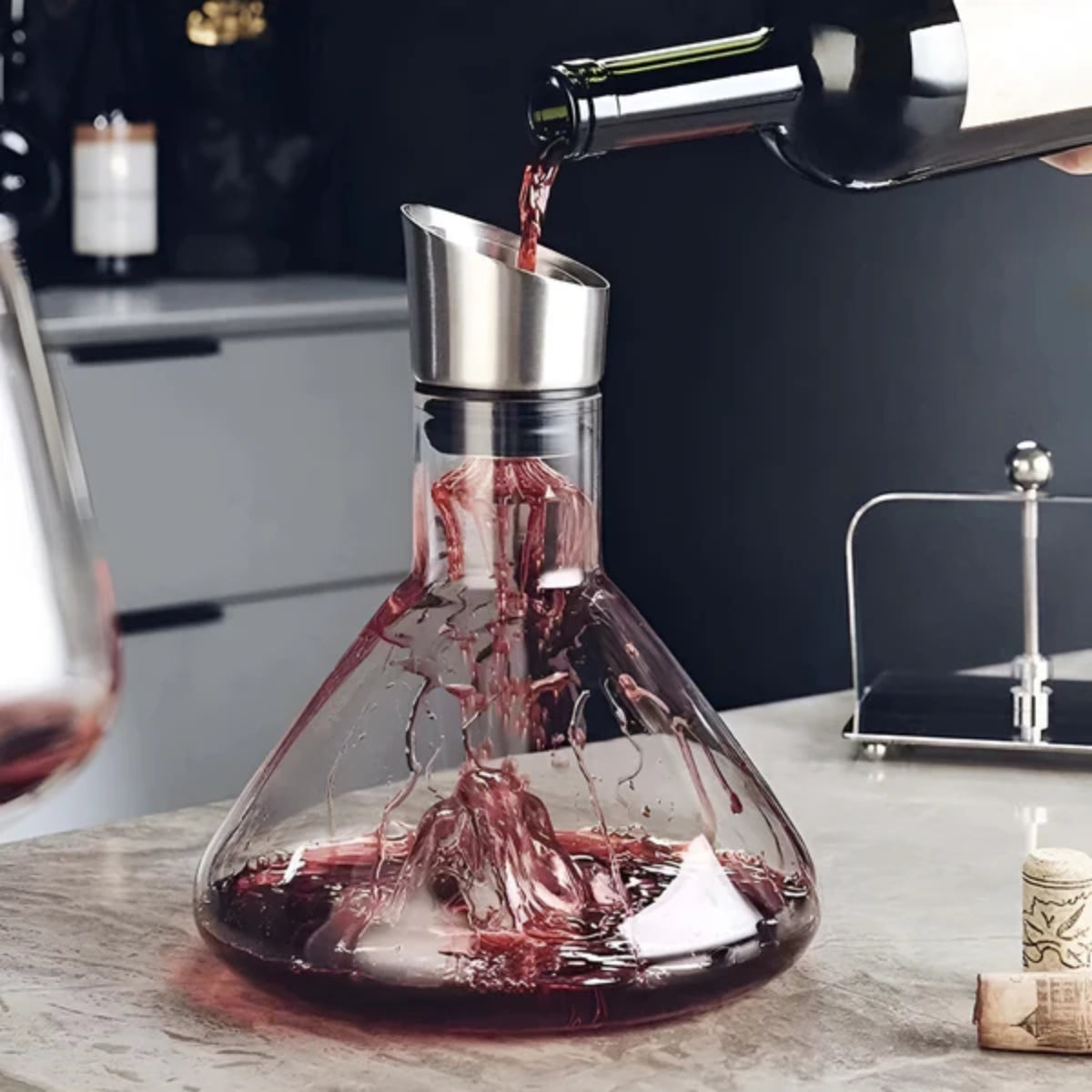 1500ml Konischer Weindekanter mit integriertem Belüfter und Edelstahlverschluss