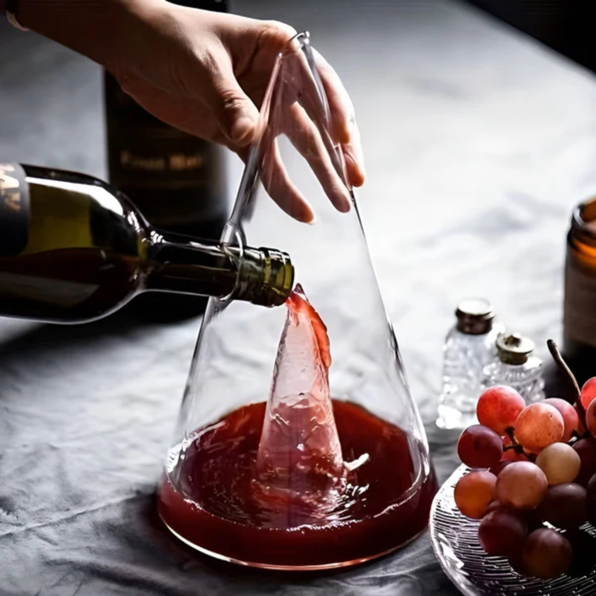 Pyramidenförmiges Wein-Dekanter-Set mit Glas