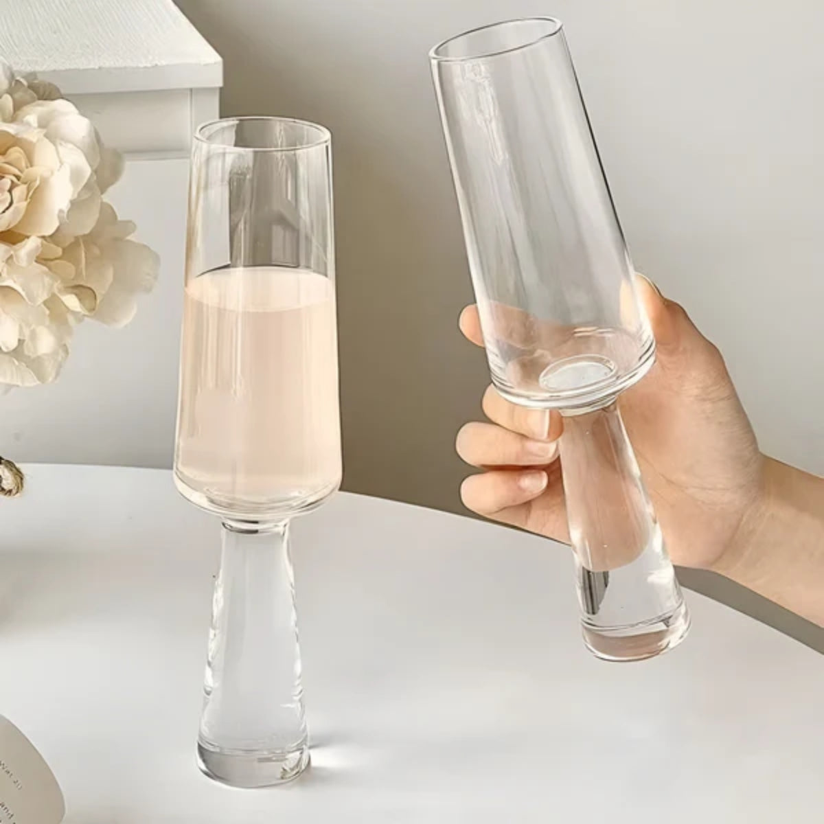 2er Set moderne Weingläser aus Kristallglas – Einzigartiges, sich verjüngendes Design für Rotwein