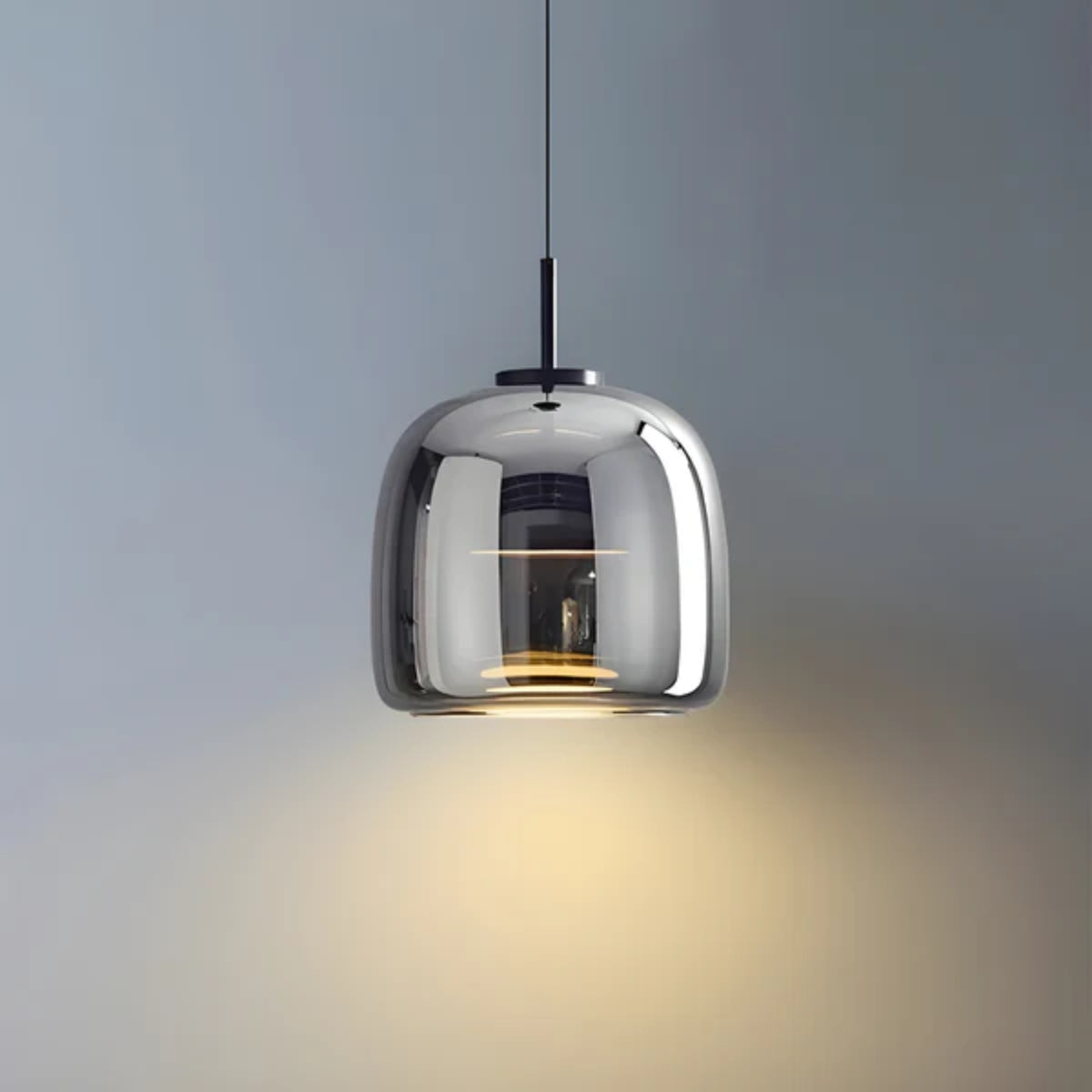 Moderne LED-Hängeleuchte aus Amberglas, minimalistische Messing-Hängelampe