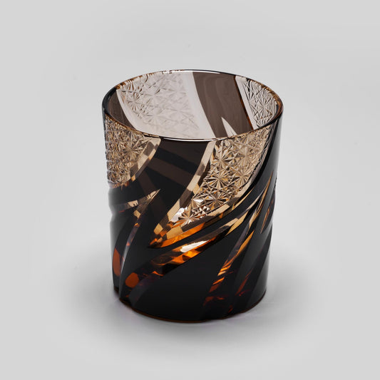 Handgeschliffenes Edo Kiriko Whiskeyglas Schwarze Flamme