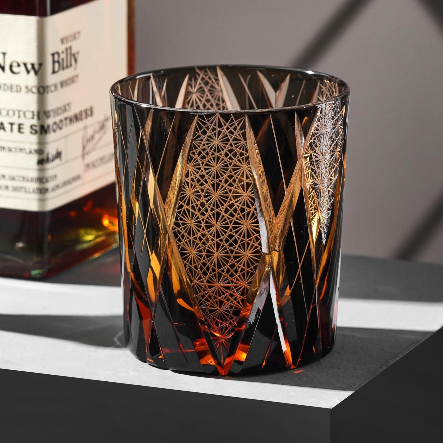 Handgemachtes Bernstein-Schwarz-Whiskyglas