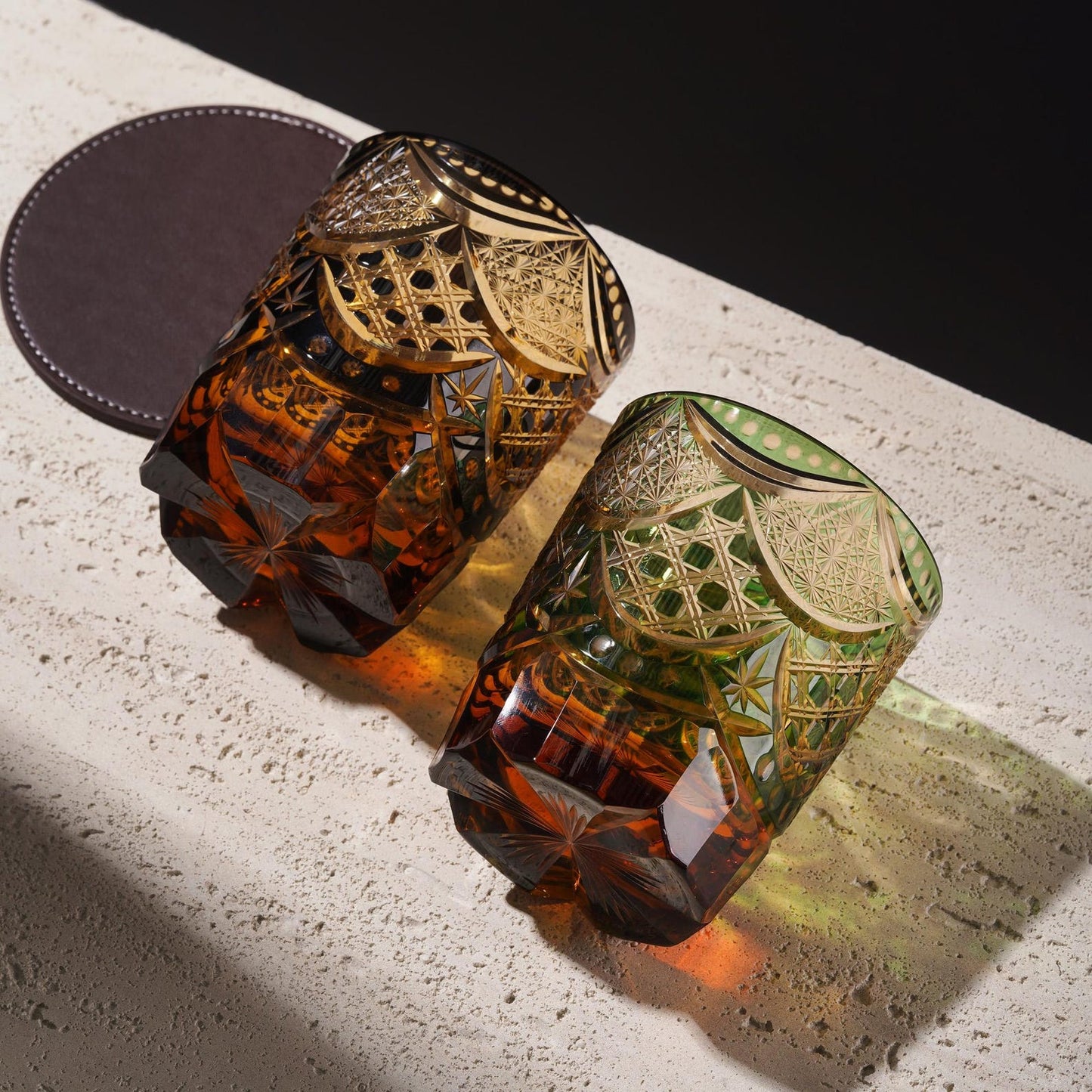 Vintage Edo Kiriko Einzigartiges Whiskyglas, handgeschliffener Becher aus ambergrünem Kristall